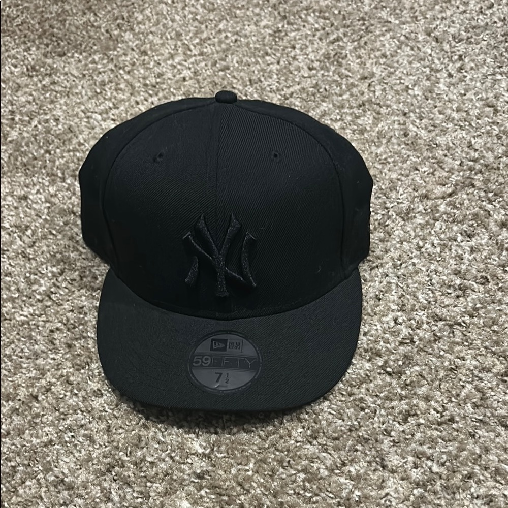 New Era Black Fitted Cap Sz 71/2